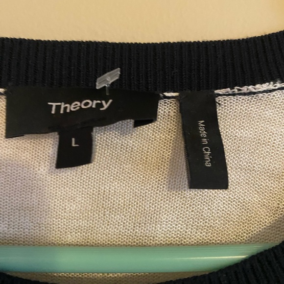NWOT Theory lightweight long sleeve sweater - Picture 3 of 3